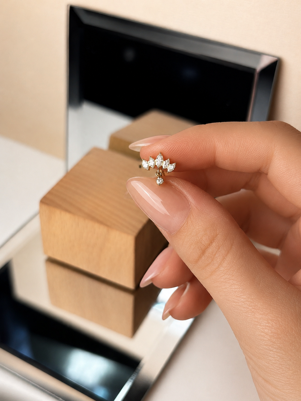 Piercing CORONA CON PENDENTE