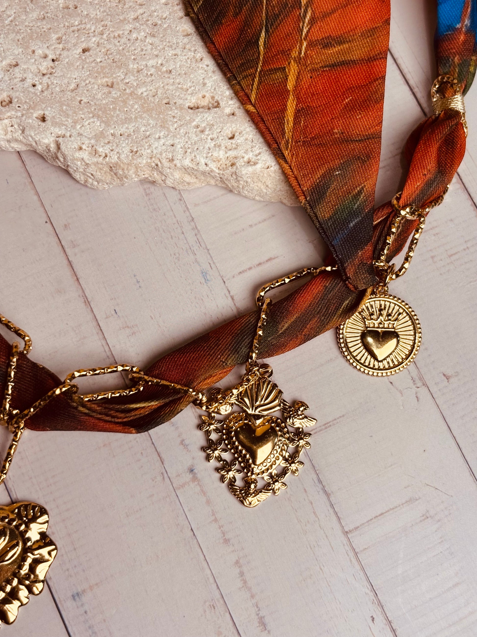 Collana Foulard Cuori e Catena
