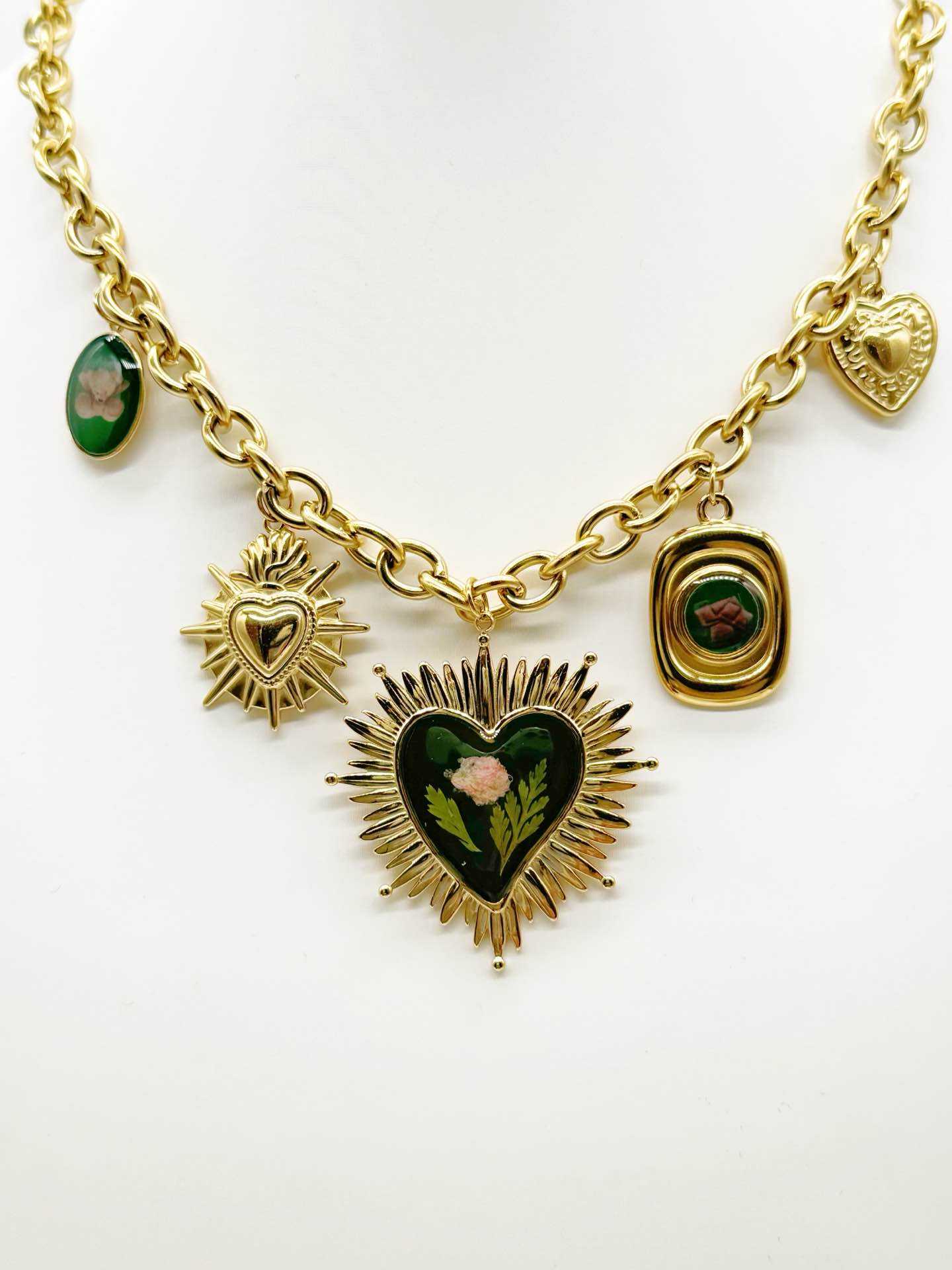Collana Cuore Sacro Fiori