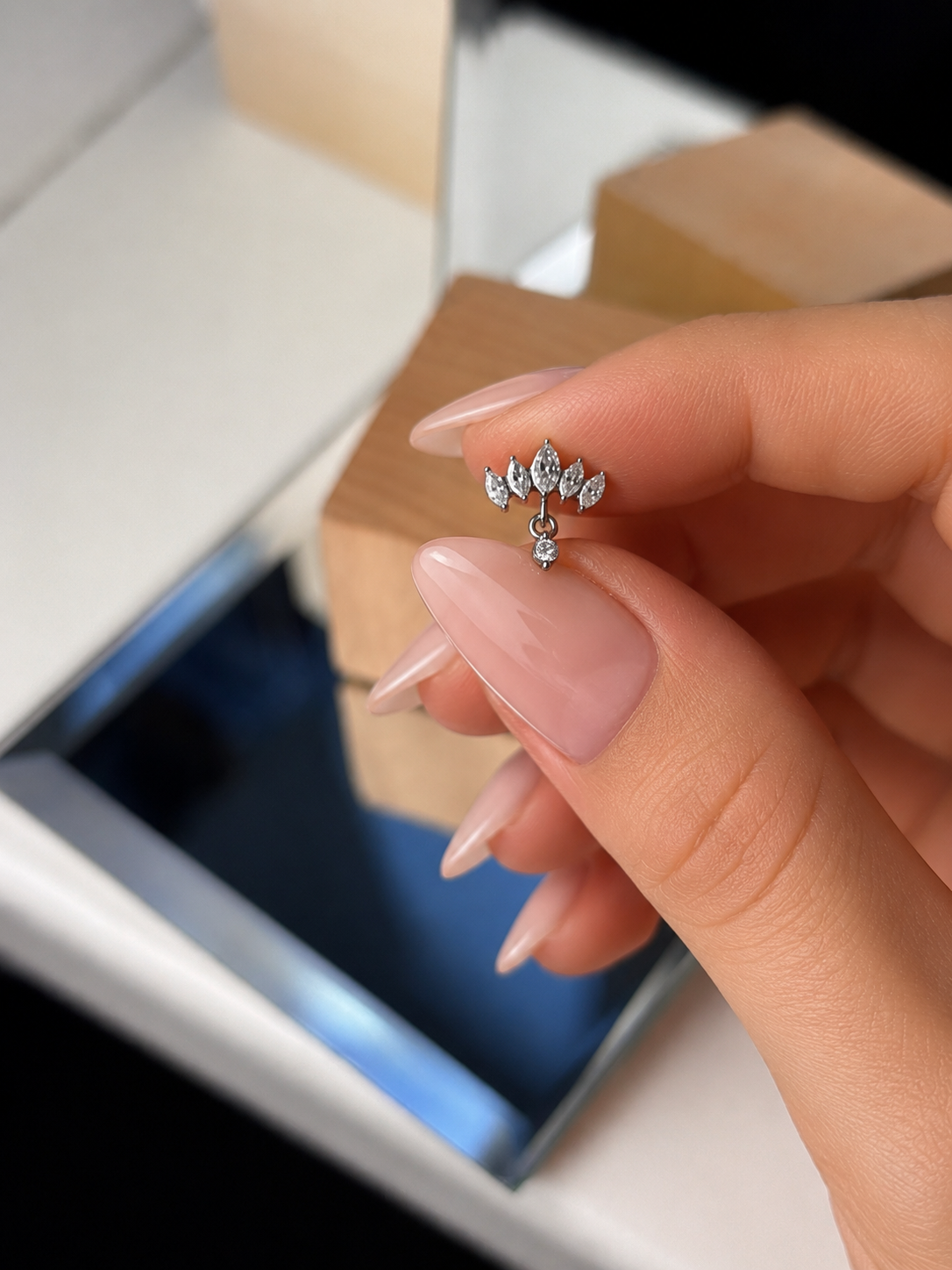 Piercing CORONA CON PENDENTE