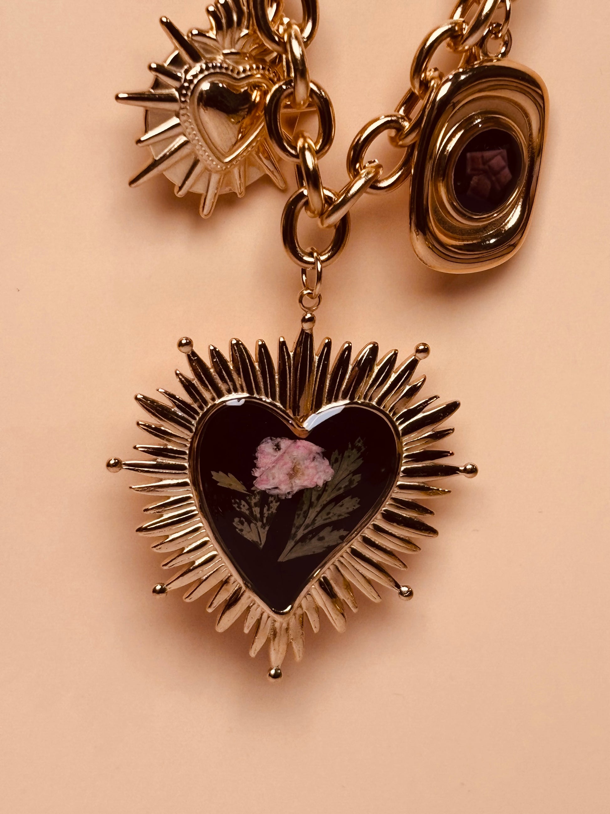 Collana Cuore Sacro Fiori