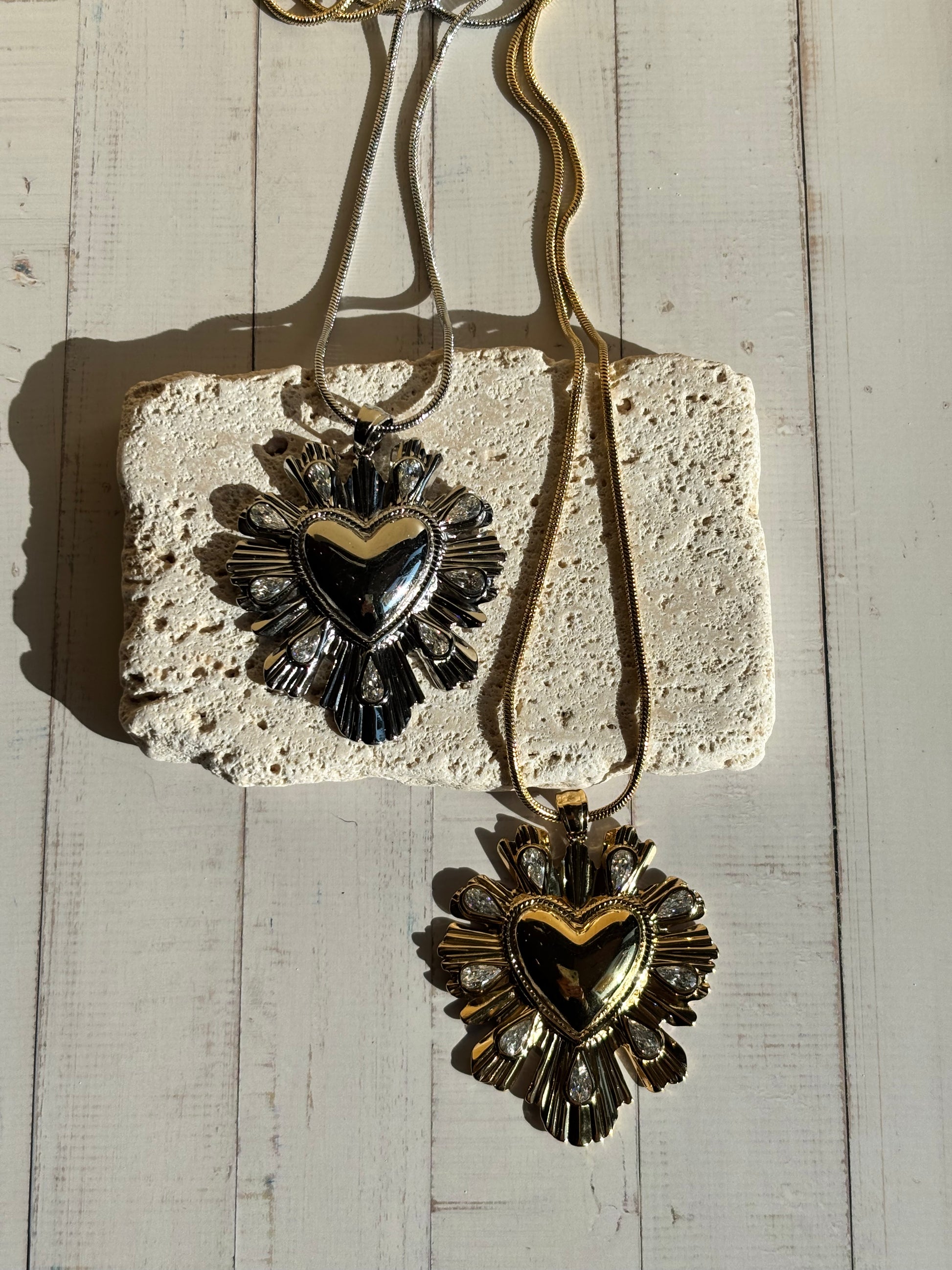 Collana lunga maxi cuore sacro strass