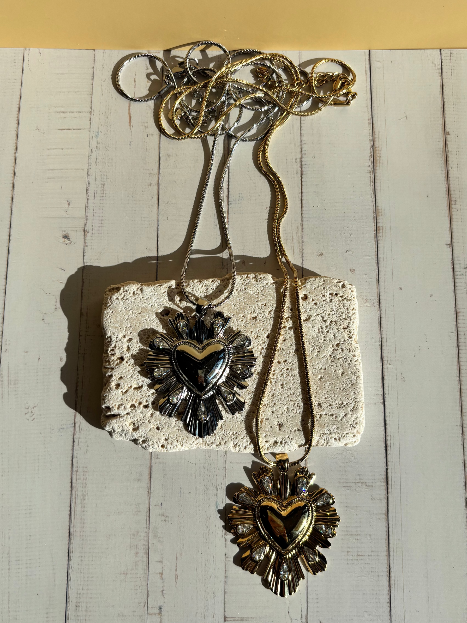 Collana lunga maxi cuore sacro strass